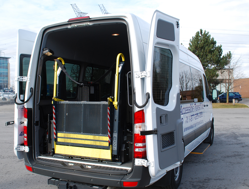 For travelers in large groups, our extra large accessible vans may prove the right fit. These vehicles offer additional comfort and baggage space while boasting all the same features as their smaller counterparts. 